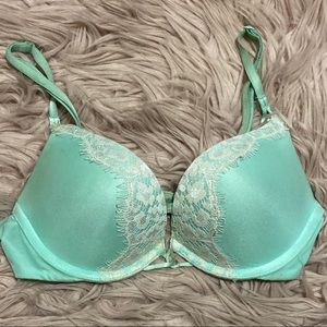 Victoria’s Secret Bombshell Bra 32A